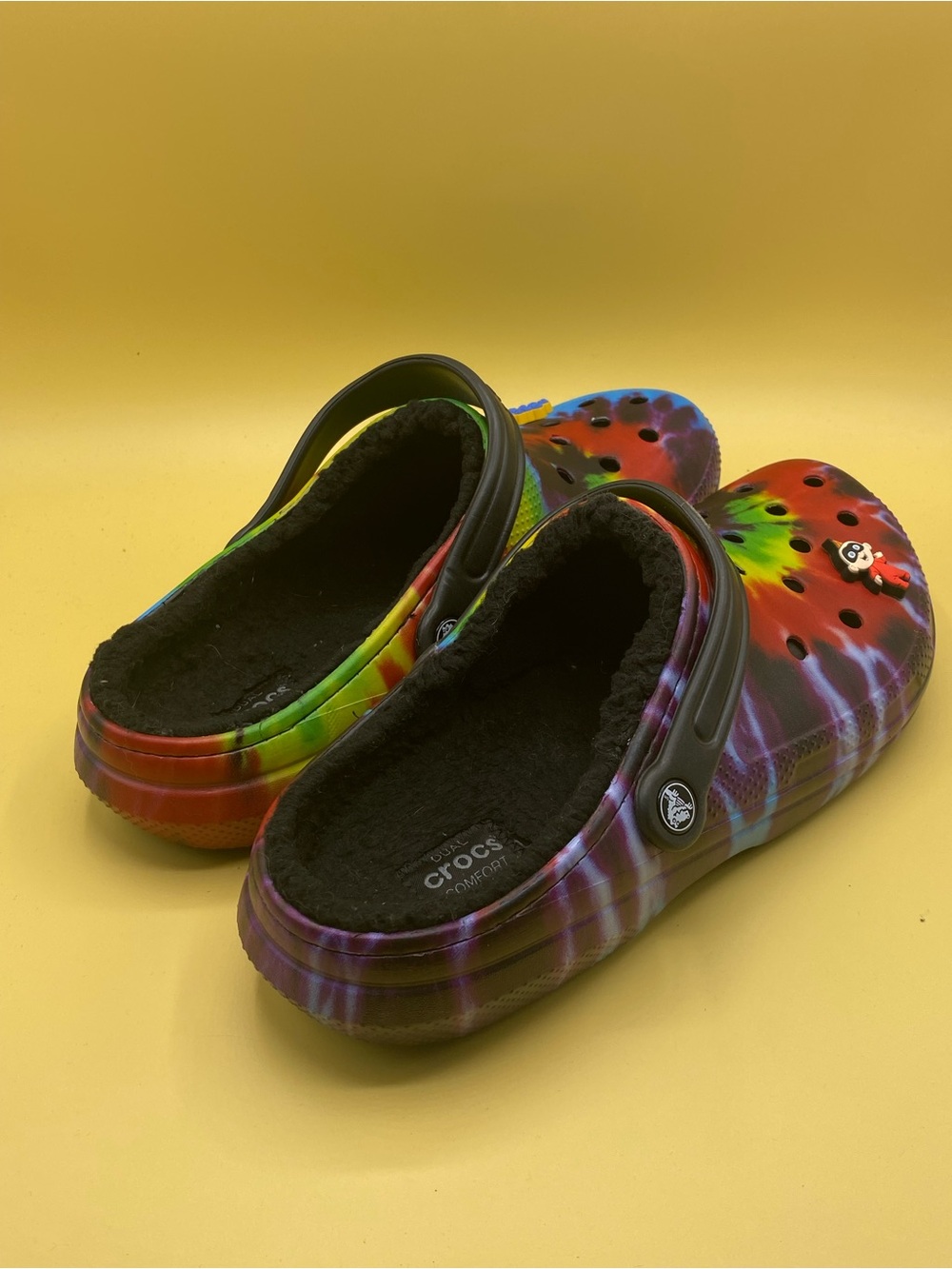 CROCS Men's Tie-Dye Fuzzy Lined Clogs - Rainbow - Picture 2 of 5